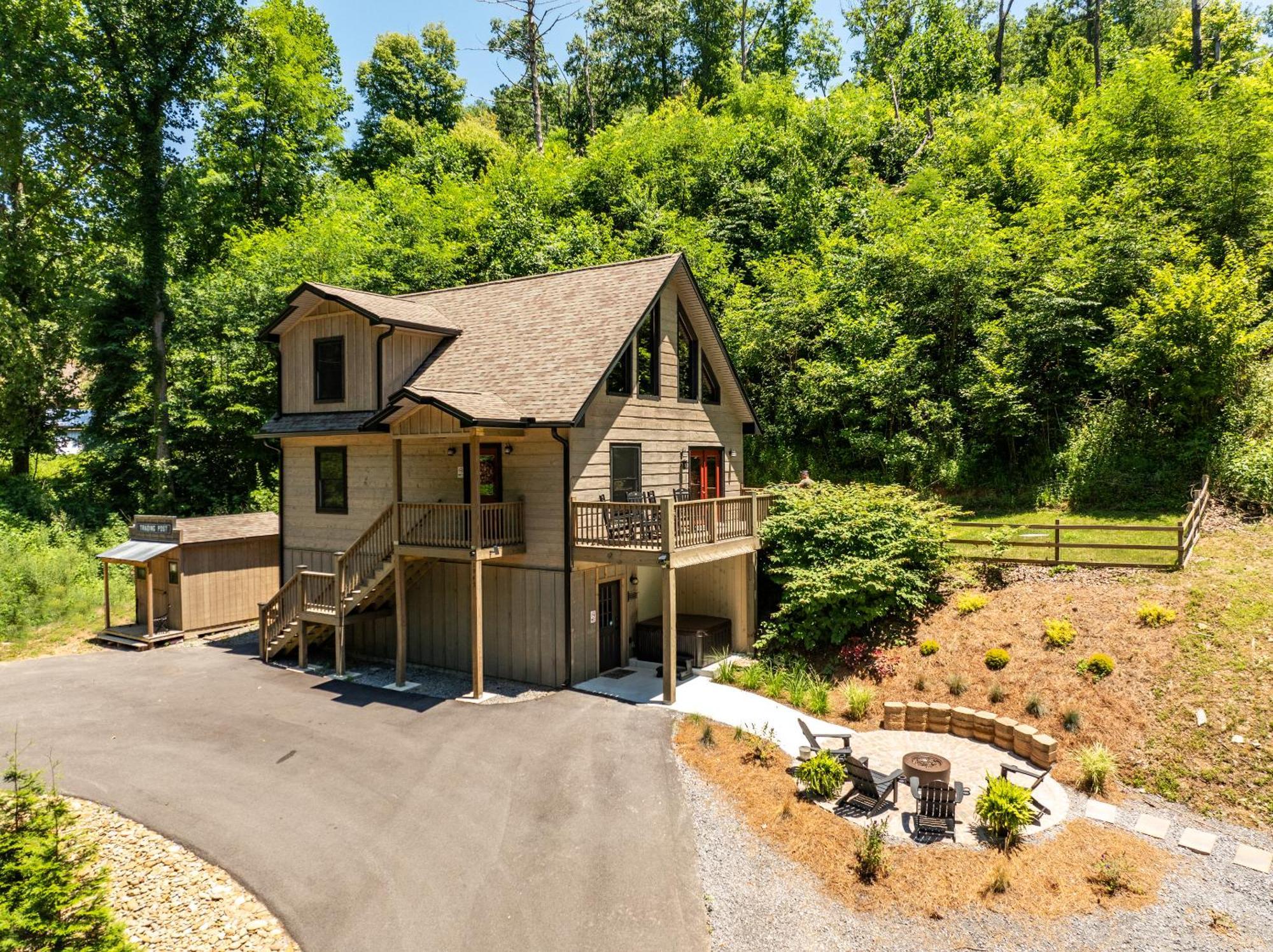 Lil Cabin In The Cove! Mtn Views, Theater, Hot Tub, Games, King Beds, Prime Location! Sevierville Exterior photo
